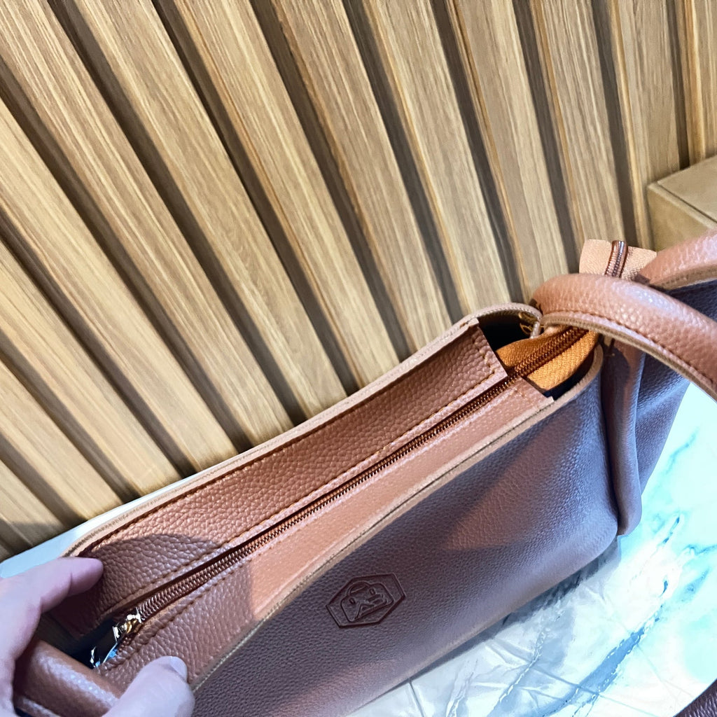 Ladies Tan Tote Shoulder Bag – Spacious Everyday Bag by Meraki by Emaan Pakistan - Zipper view