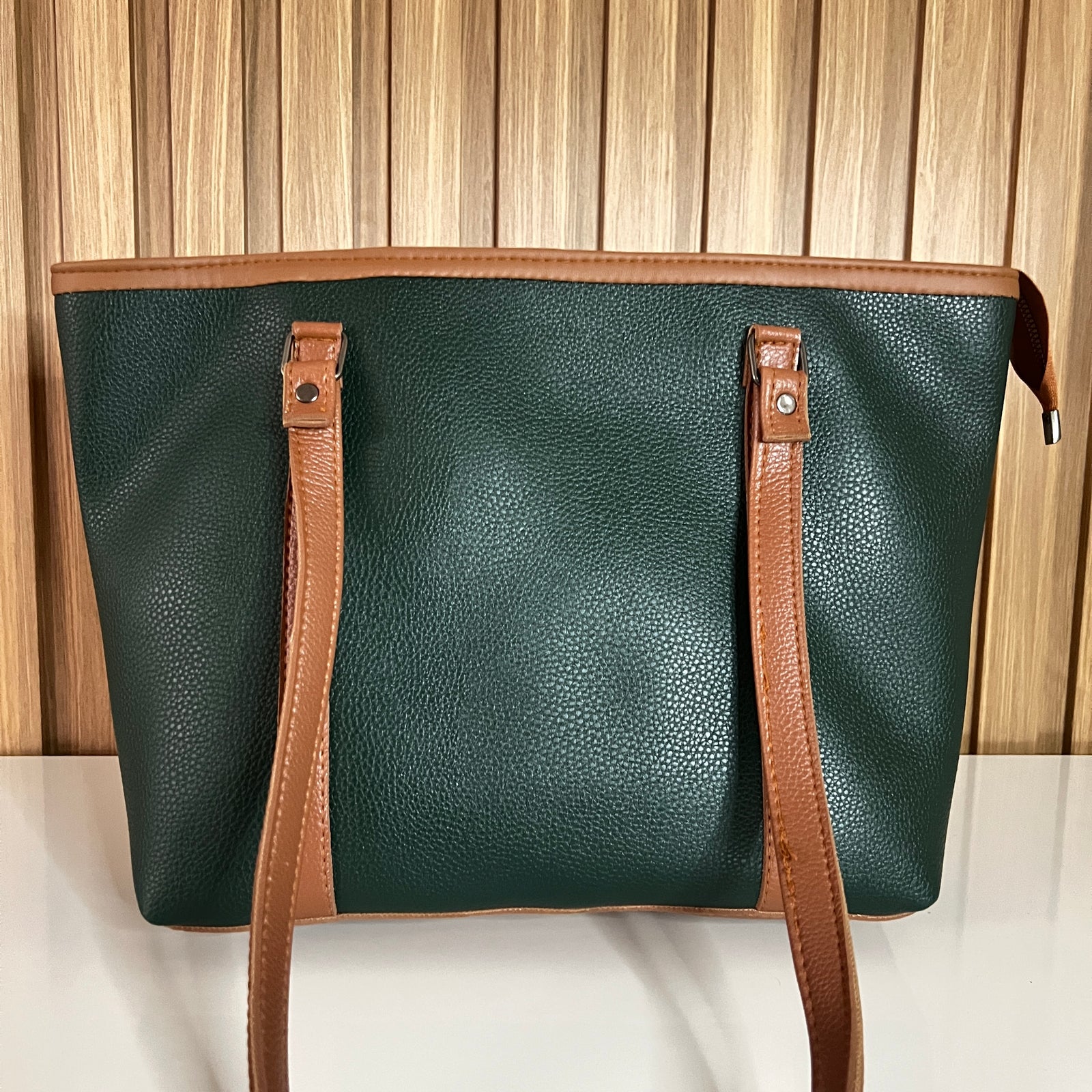 Large Emerald Green Tote Bag for Women Back Handle View – Spacious Shoulder Handbag with Zip Closure for Office & University