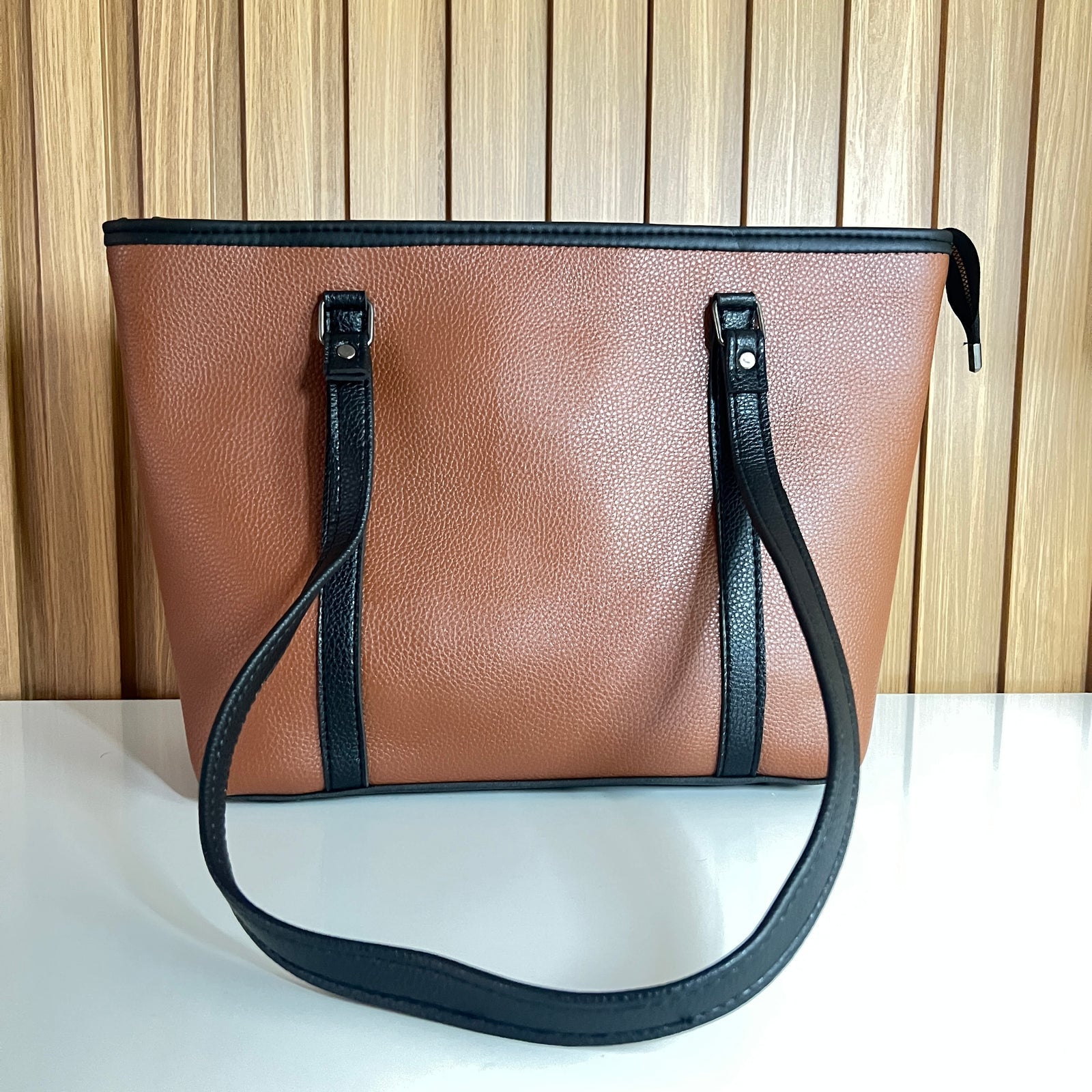 Large Tan Tote Bag for Women – Front View - Spacious Shoulder Handbag with Zip Closure for Office & University